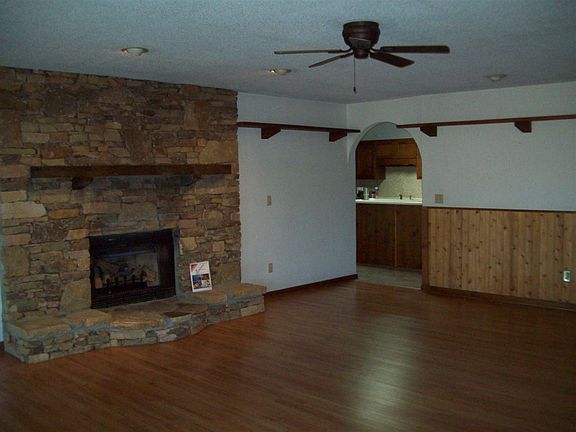 2nd image of 2578 Lakemont Cir