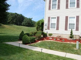 55 Lantern Ln, Sayreville, NJ