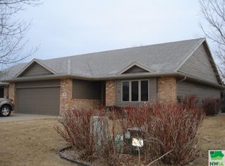 115 Doral Ln, Dakota Dunes, SD 57049