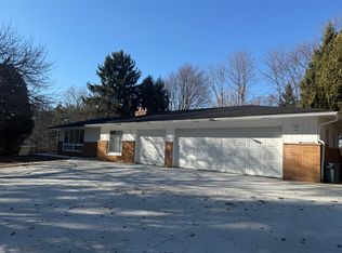 1440 W Square Lake Rd, Bloomfield Hills, MI 48302