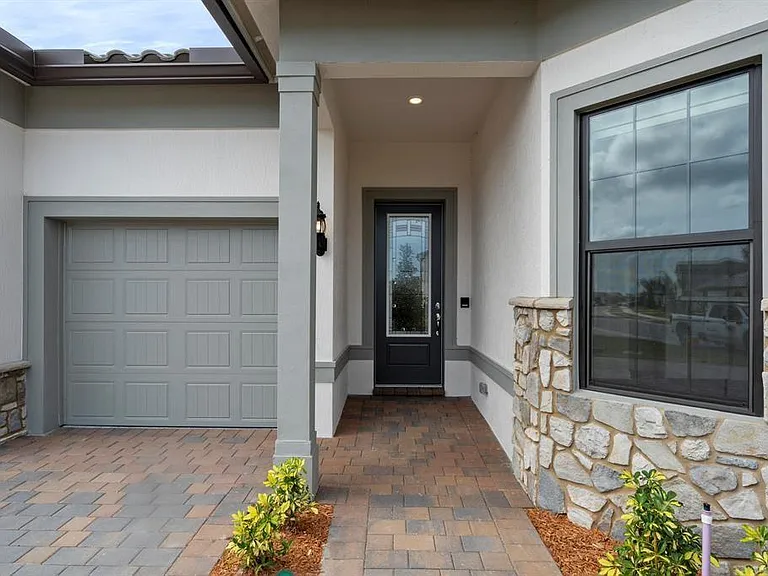 818 SE Courances Dr — Photo 24