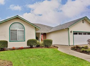 1849 SW J St, Grants Pass, OR 97526
