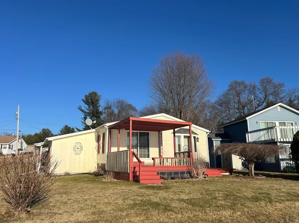 12515 S Rosemary Ave, Grant, MI 49327