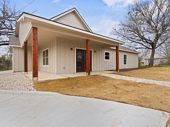 622 E Chambers St Cleburne Tx 76031 Mls 20546266 Zillow