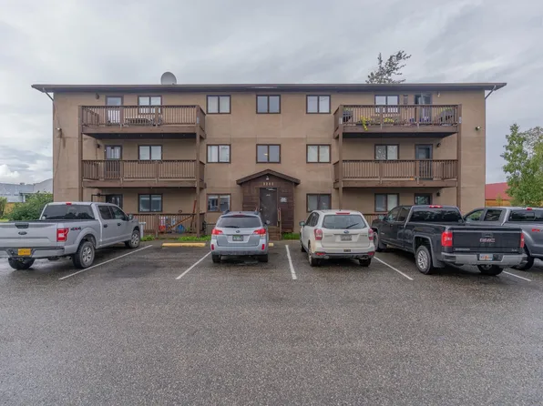 3282 Adams Dr, Fairbanks, AK 99709