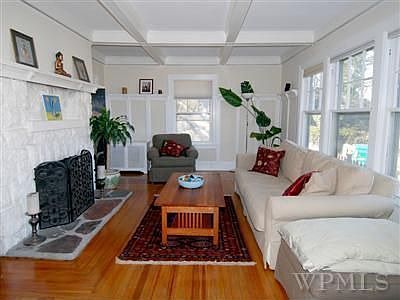 2nd image of 10 Myrtle Blvd