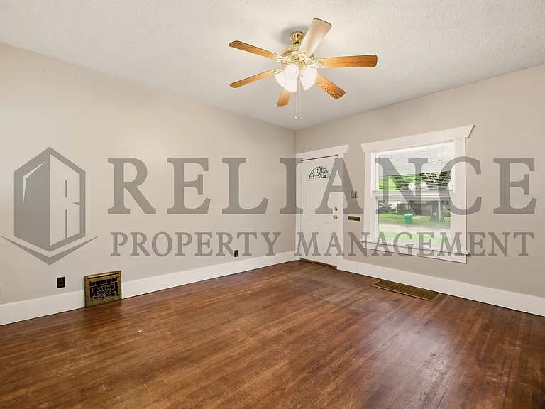 1425 S Laura Ave — Photo 12