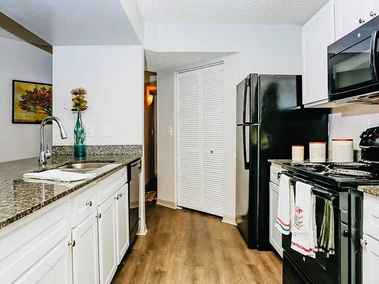 500 Malabar Rd SW — Photo 66