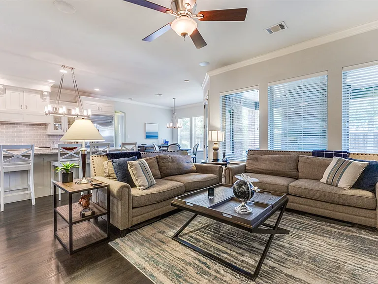 4008 N Cresthaven Rd — Photo 8