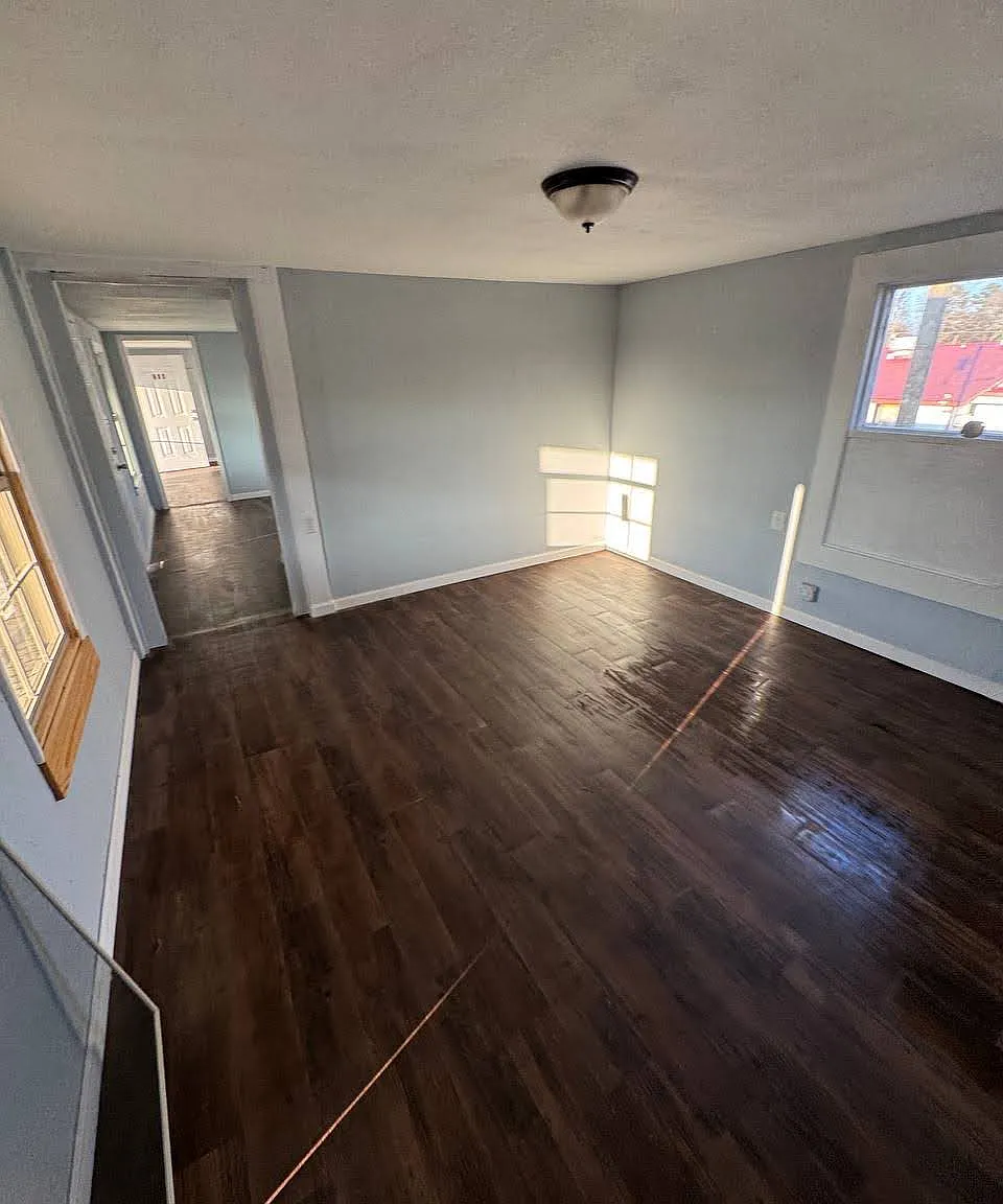 Breckenridge Apartments — Photo 2