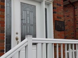 190 Cabana Dr #B, Toronto, ON M9L1L3