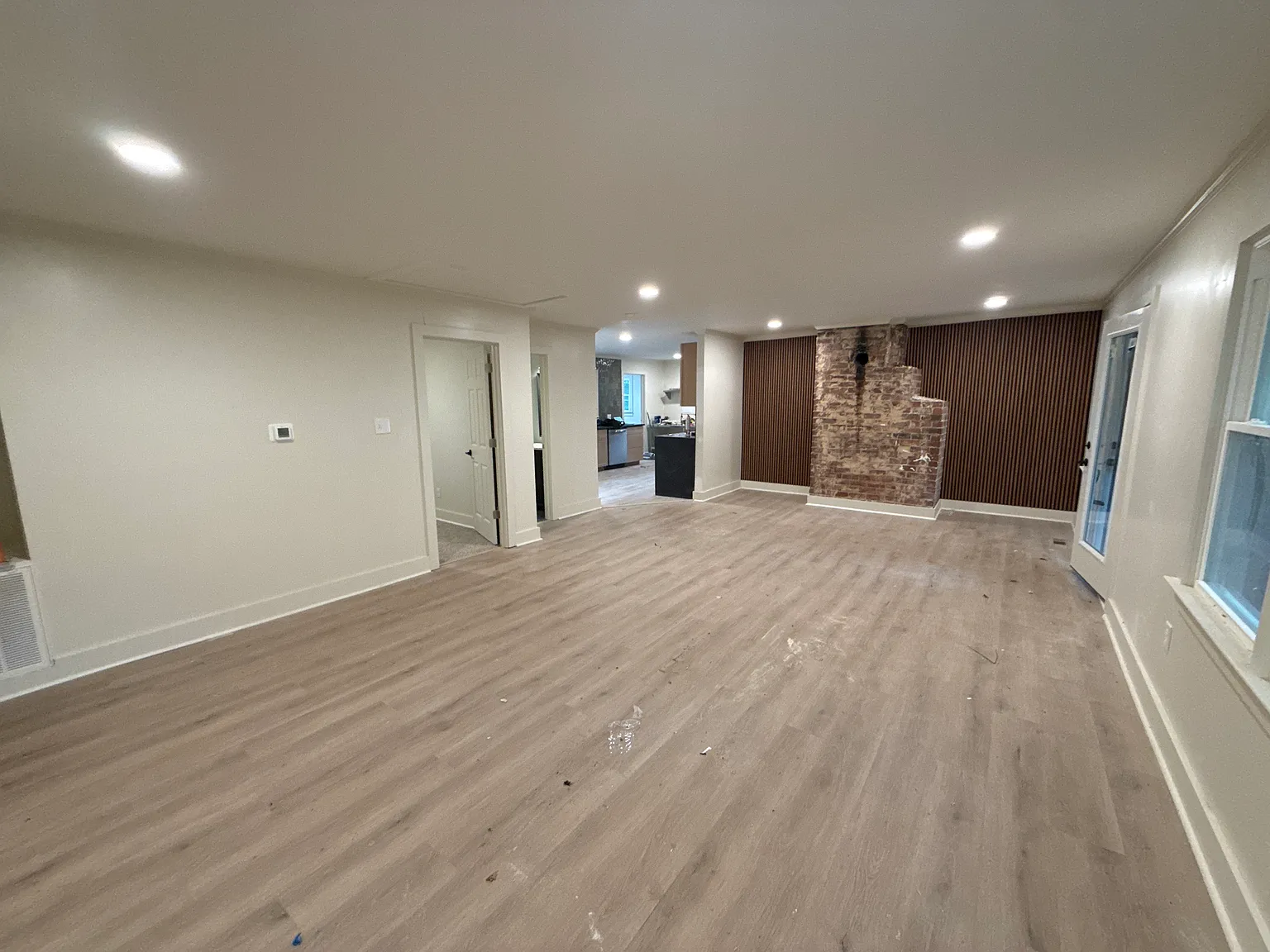 4 bed, 1900 sqft, $3,250 — Photo 2