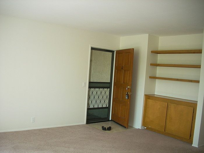 Building Photo 3