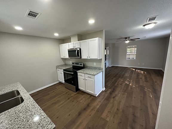 Kitchen and Livingroom