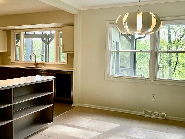 50 Ferncliff Dr — Photo 8