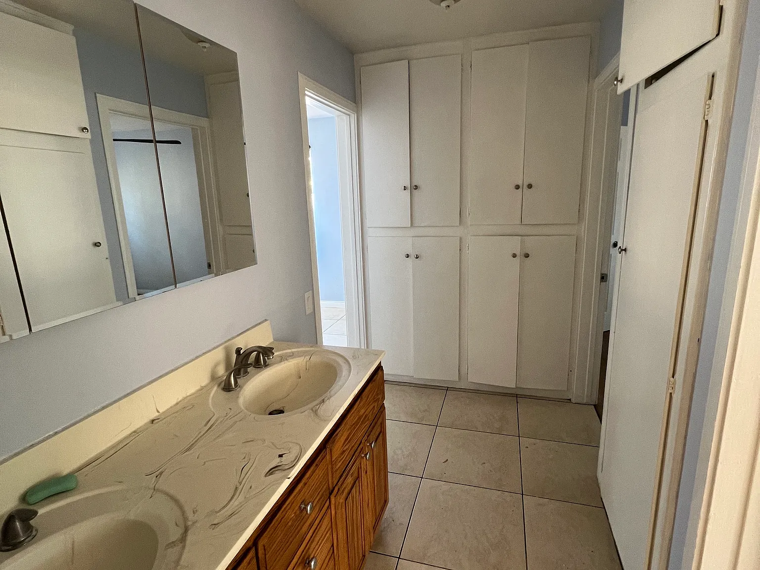 2 bed, 750 sqft, $2,500 — Photo 4