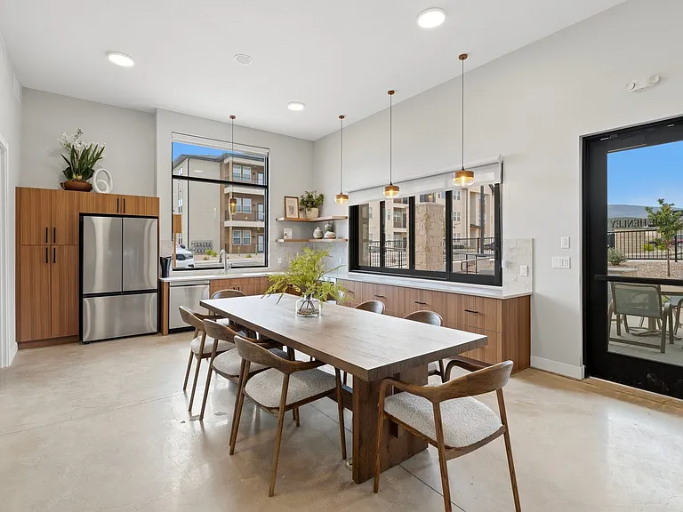 The Henley Apartments — Photo 2