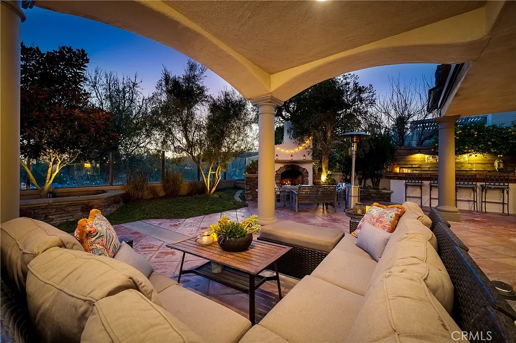 5 bed, 4.5 bath, 3792 sqft, $12,750 — Photo 1