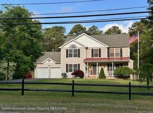 365 Lakeside Blvd, Bayville, NJ 08721