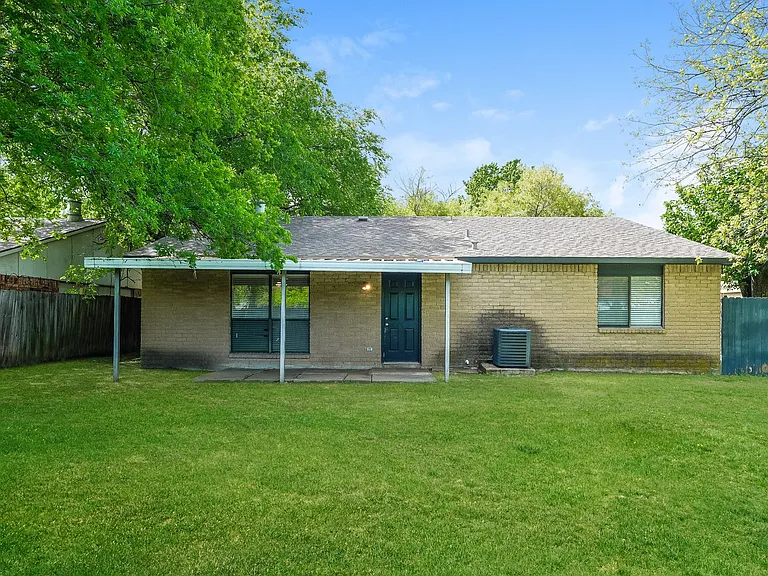 918 Clark Trl — Photo 16