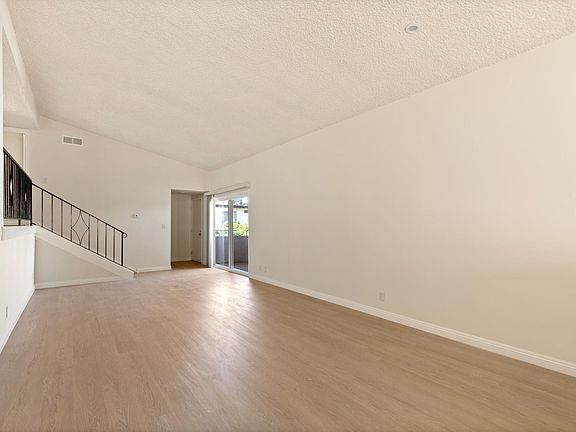 5th image of 13400 Burbank Blvd #18