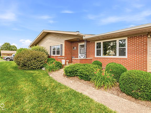 3rd image of 1385 John Bart Rd