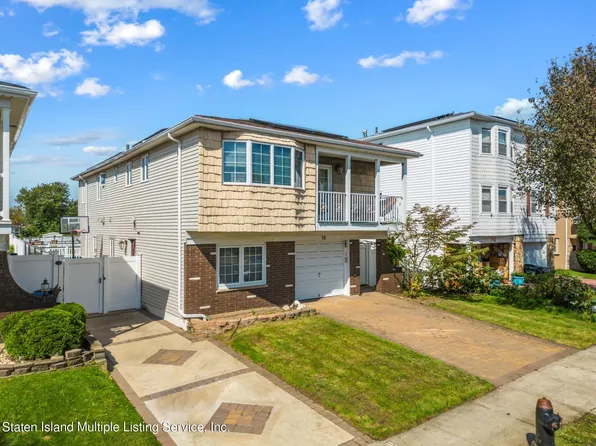 12 Rockne St, Staten Island, NY 10314