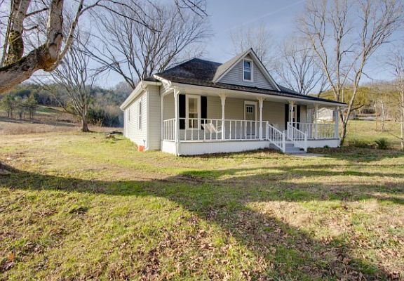 3rd image of 274 Club Springs Rd