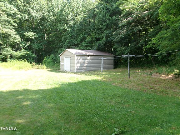 4th image of 2035 Viking Mountain Rd