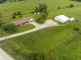 3303 56th Street Trl, Center Pt, IA 52213