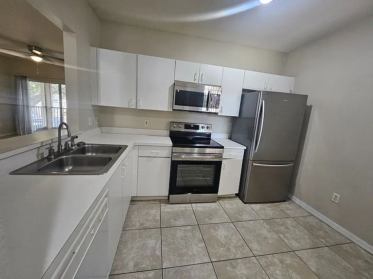13216 Villa Vista Dr #201 — Photo 6
