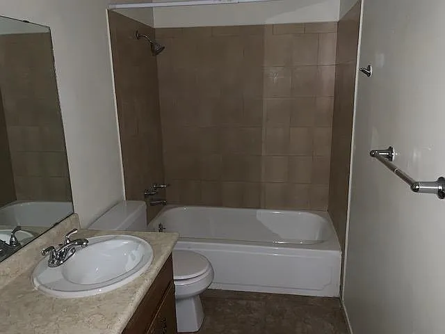109 Shannon Cir #D — Photo 6