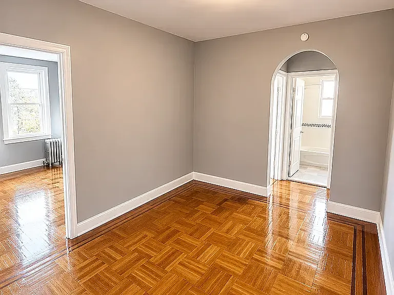 3 bed, $2,100 — Photo 2