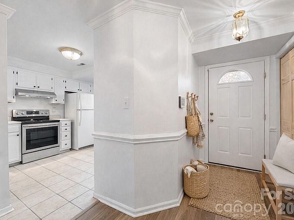 5th image of 237 Water Oak Dr