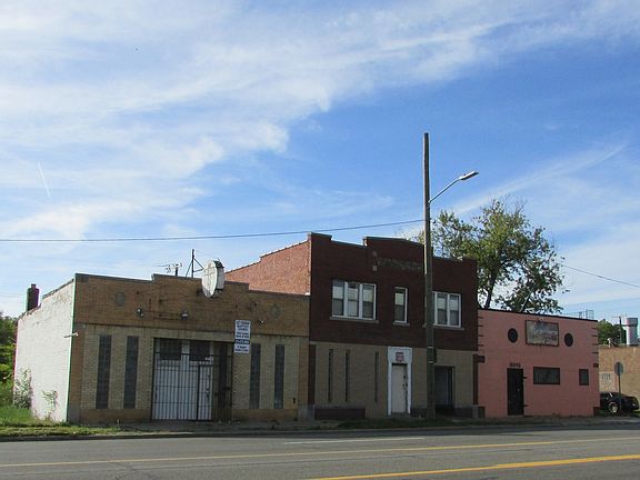 4th image of 18533 Van Dyke