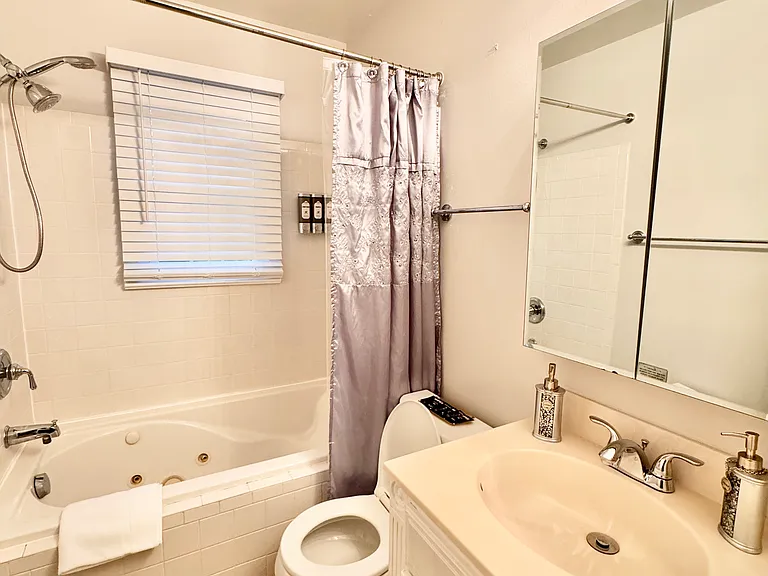 7827 Friars Ct — Photo 14