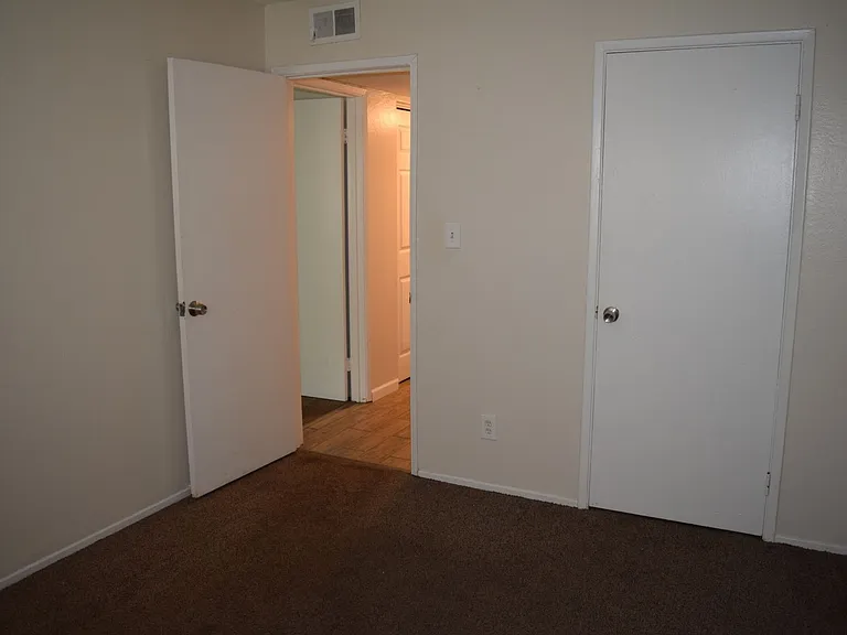 6049 Northcrest Cir #3 — Photo 9