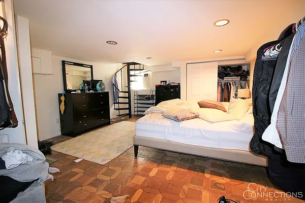 Rented by City Connections Realty | media 31