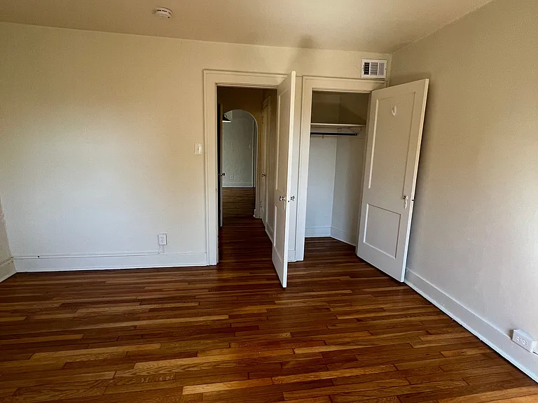 2251 Brownsville Rd — Photo 7