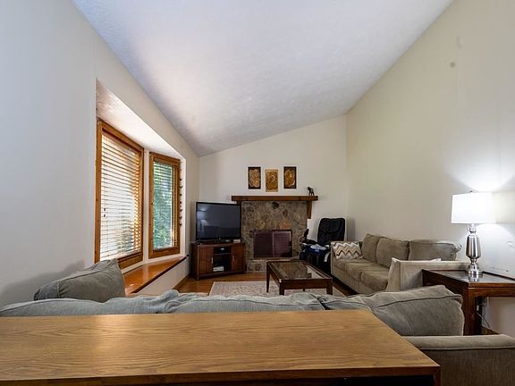 4th image of 3667 Stoney View Dr