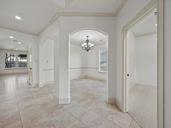4th image of 306 Victory Ln