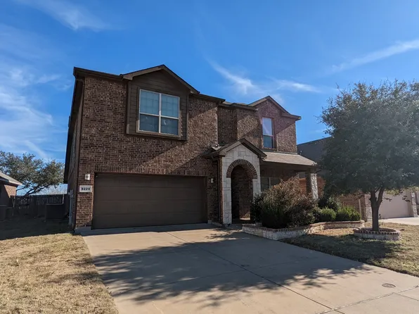 8220 Misty Water Dr, Fort Worth, TX 76131