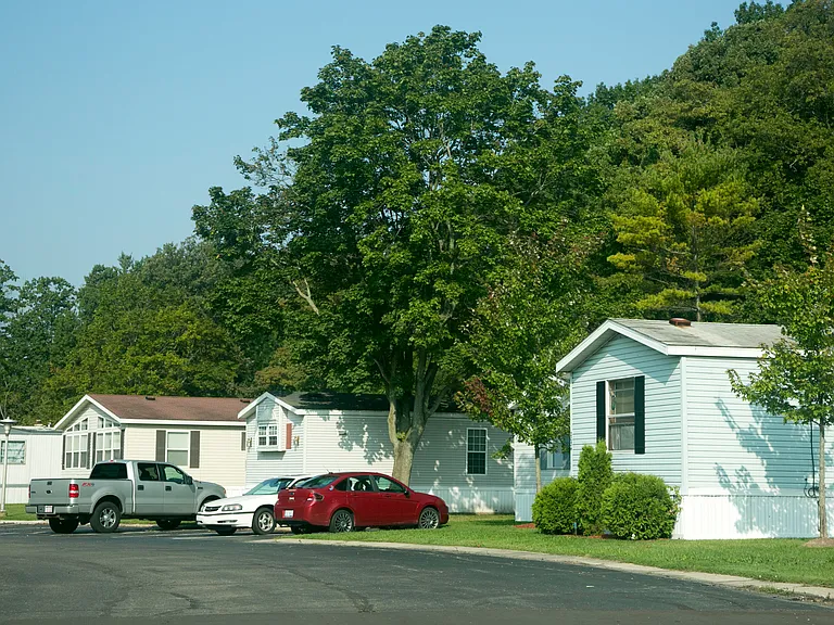 St. Clair Place — Photo 10