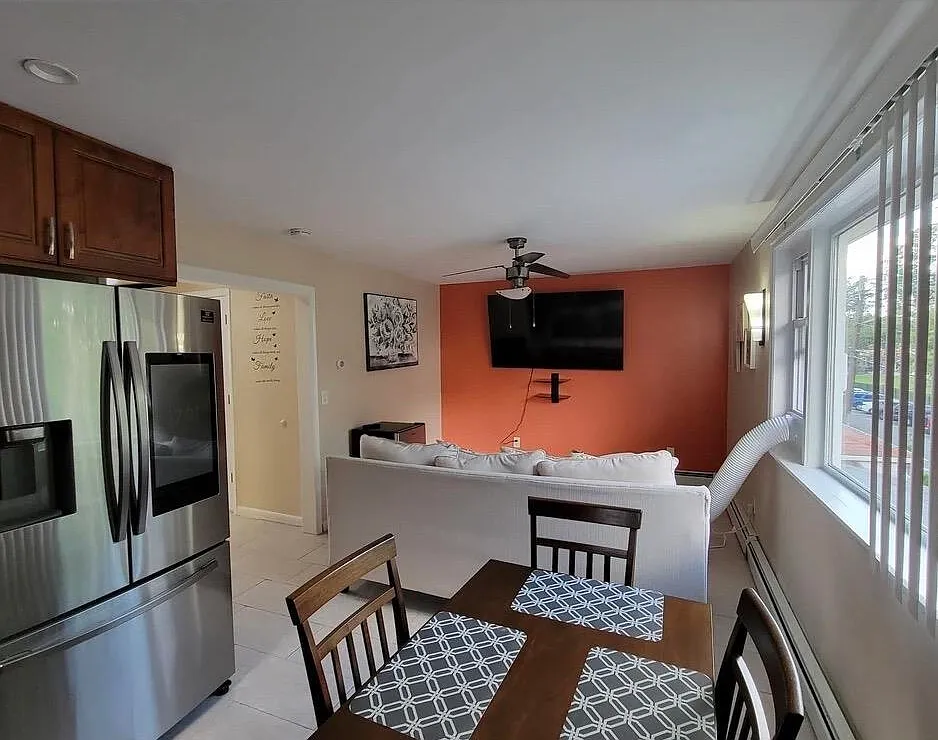 2 bed, 1.0 bath, $2,700 — Photo 4