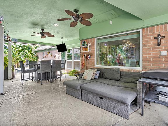 3rd image of 6227 Rippling Hollow Dr