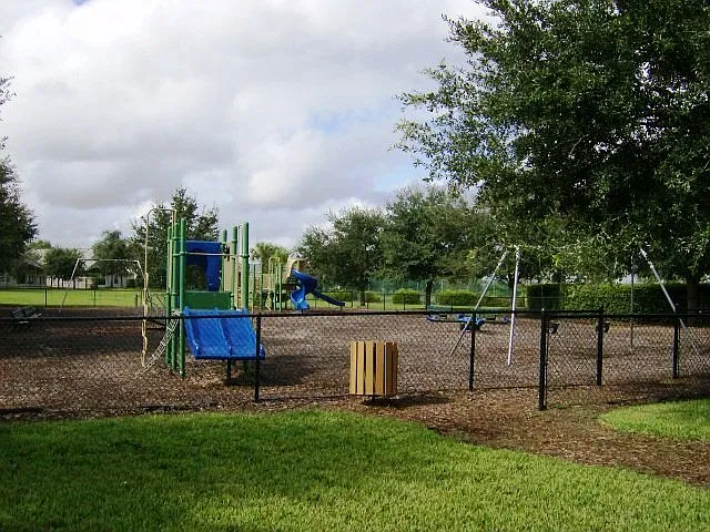 Weston Hills Gated Pool Community — Photo 3