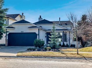 555 E Woodbine Blvd SW, Calgary, AB T2W 4P5