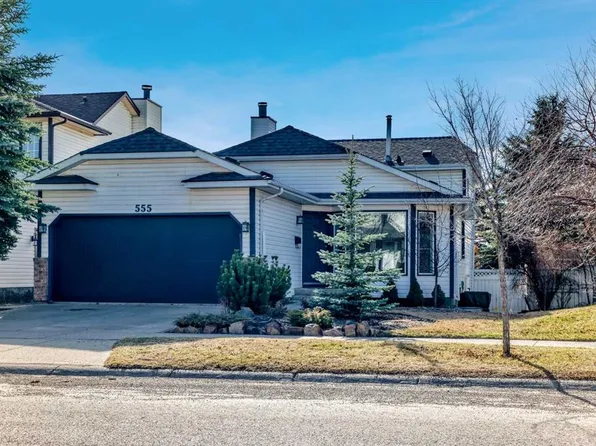 555 E Woodbine Blvd SW, Calgary, AB T2W 4P5