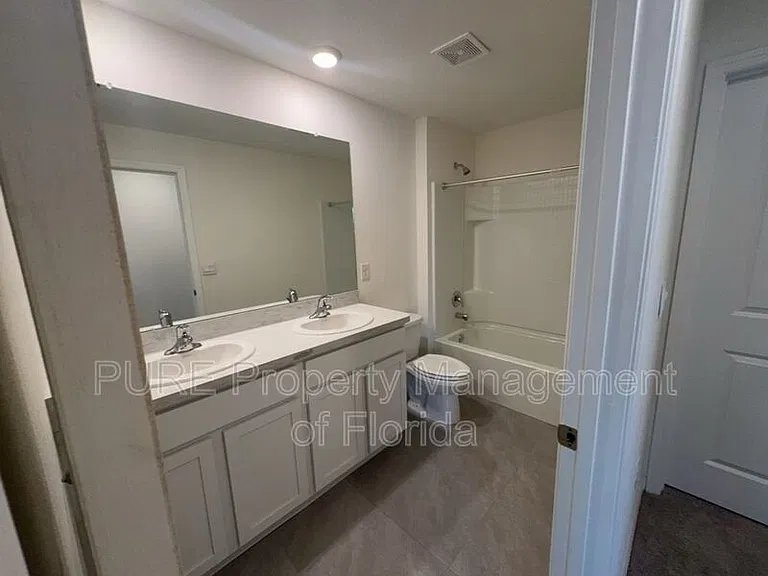 8702 SW 46th Ave — Photo 48