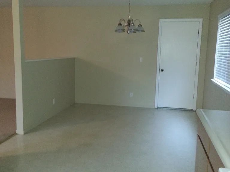 8 Cameron Dr — Photo 5